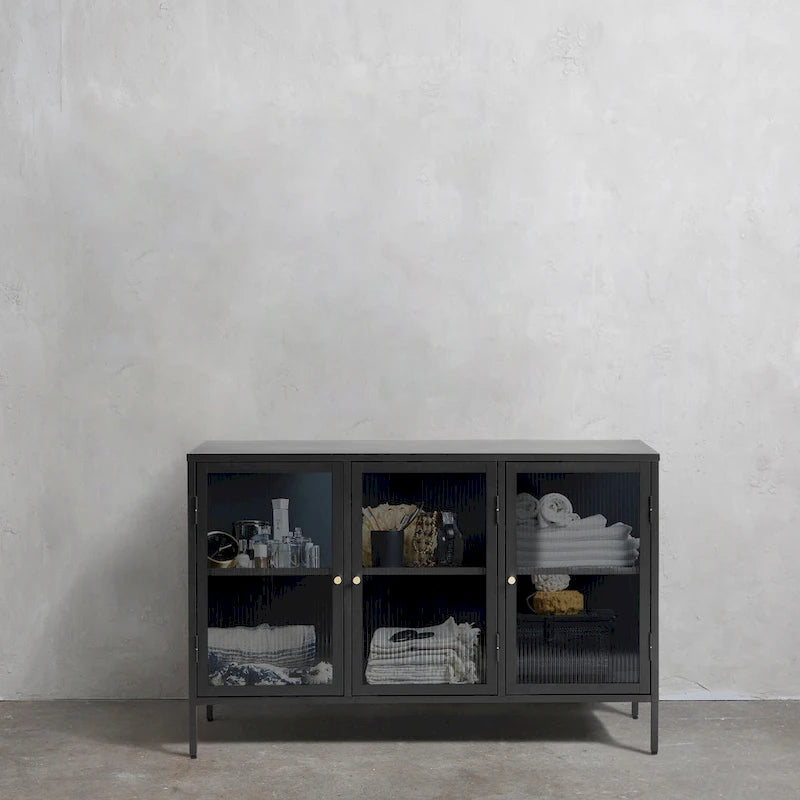 Modernes Sideboard aus Metall und geriffeltem Glas mit 3 Türen